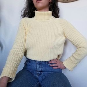 SOLD💫Vintage 90s Yellow Turtleneck Sweater